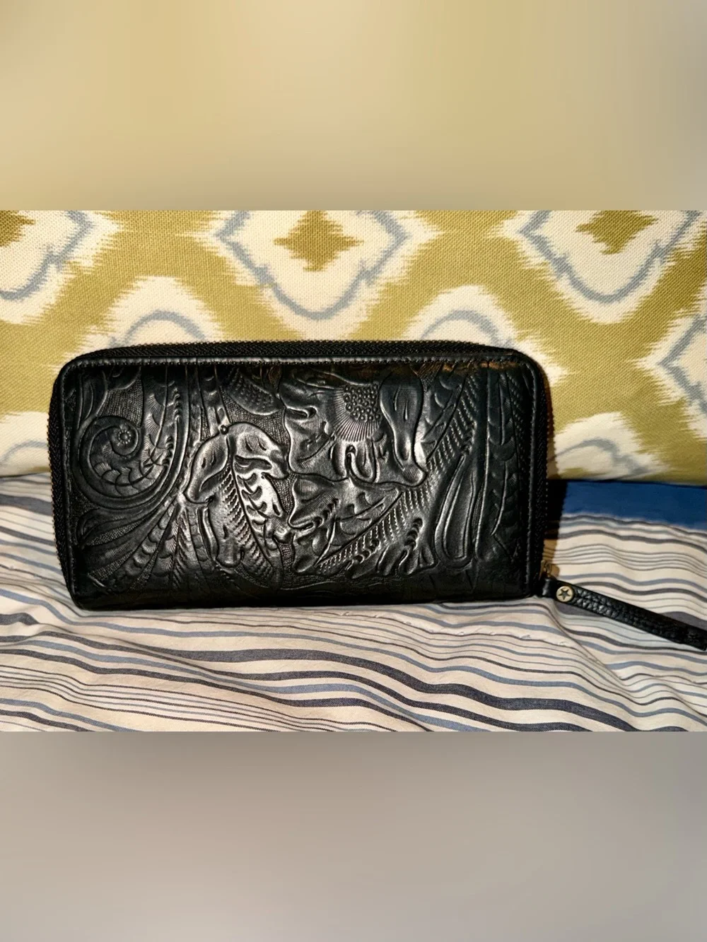 NWOT Beautiful Black Tooled Floral-Embossed Leather Zip-Around Wallet
